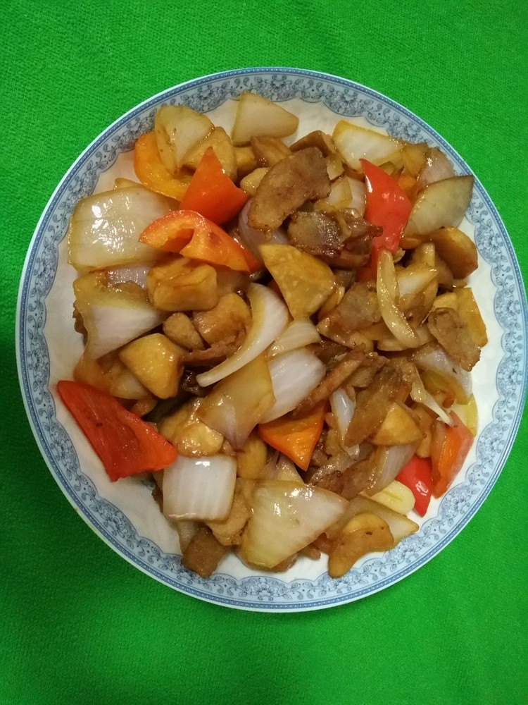 杏鲍菇炒洋葱的做法