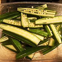 10分钟系列～～芥末秋葵炒墨鱼仔的做法图解2