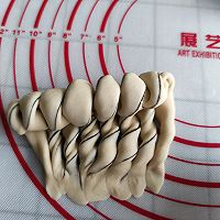 #安佳真草饲 营养护全家#奶香杂粮黑芝麻花样馒头的做法图解10