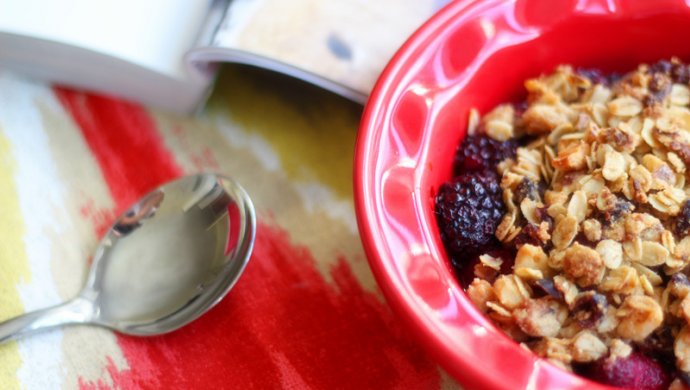 核桃燕麦脆焗莓果