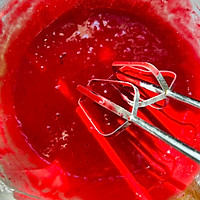 甜品爱好者必看｜网红版红丝绒车厘子蛋糕的做法图解4