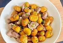 #旅行中的美味#板栗烧肉的做法