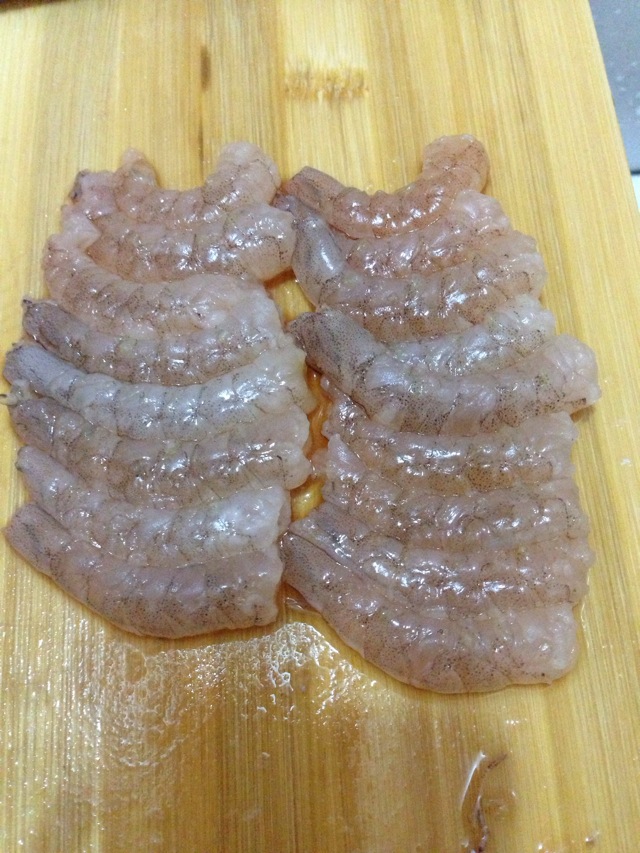 鲜虾胡萝卜肉馄饨的做法图解2