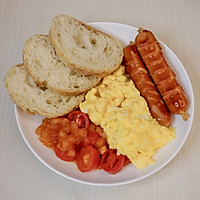 开放式法棍番茄洋葱酱香肠早午餐的做法图解7