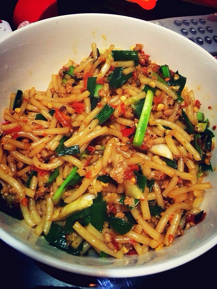 云南特色饮食文化--炒米线的做法