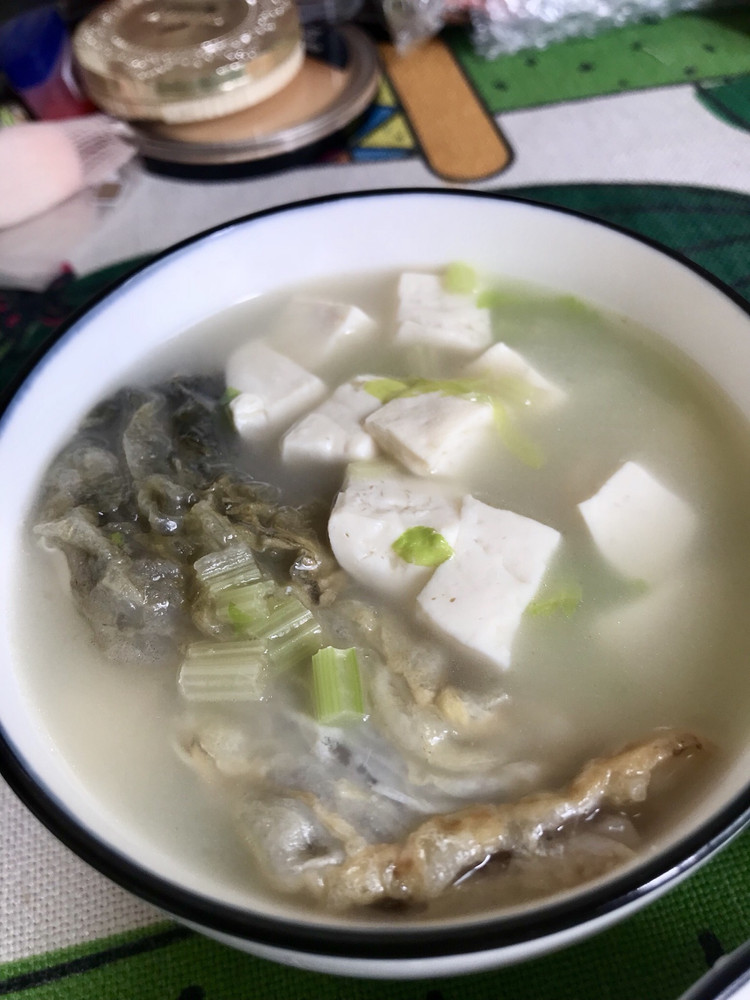 芹菜豆腐鱼汤（减脂餐）的做法