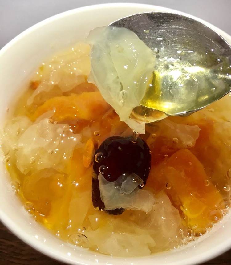 桃胶雪燕雪耳木瓜炖冰糖的做法
