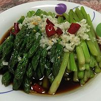 蒜香白灼芦笋的做法图解2