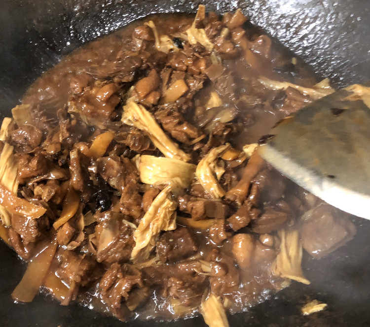 腐竹焖鸭肉的做法