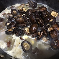 干锅腊鸡～炖香菇的做法图解14