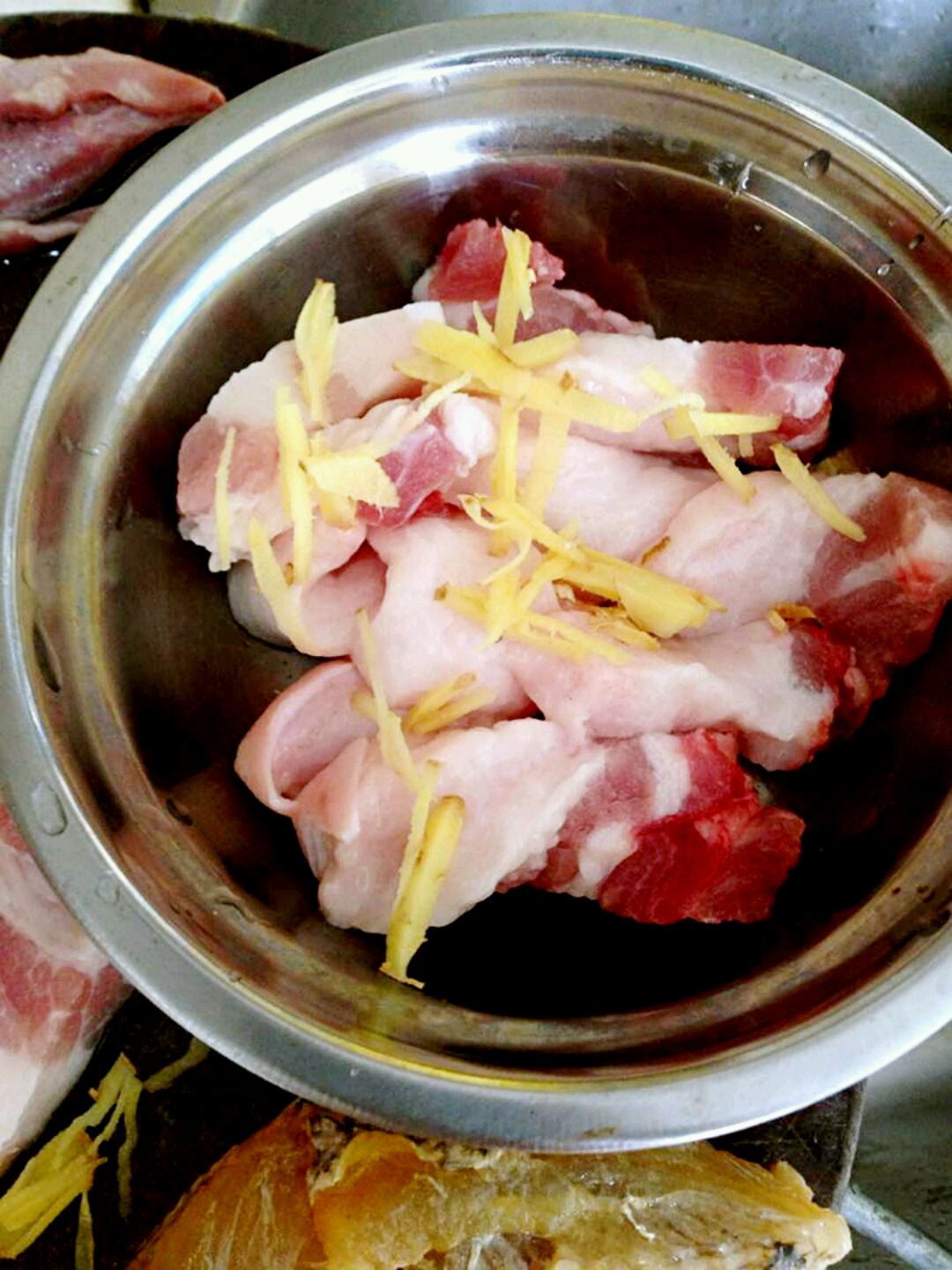 鱼干蒸腩肉的做法图解2