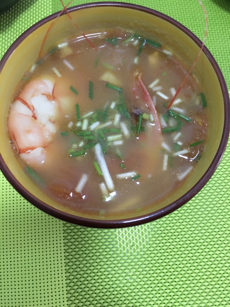 番茄大虾汤的做法图解1