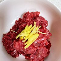 吃完不用刷盘子的懒人版—锡纸牛肉的做法图解1