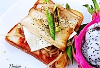 超快手高颜值法式洋葱杏鲍菇乳酪开放三明治的做法