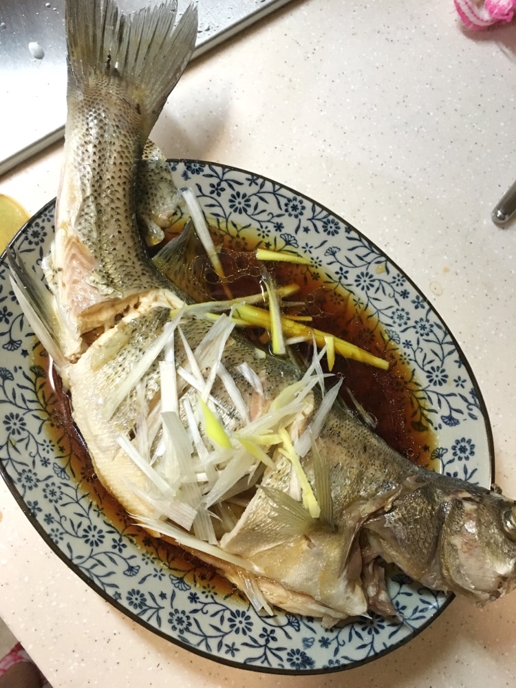 清蒸鲈鱼