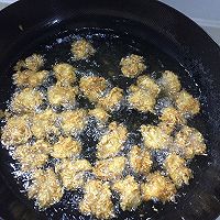 燋炸丸子的做法图解5