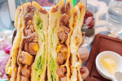 大户人家的有蛋有肉三明治