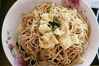 葱油鸡蛋面