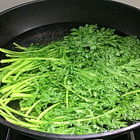 凉拌茼蒿(皇帝菜)的做法图解3
