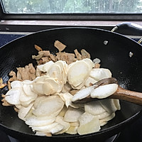 家常杏鲍菇炒肉的做法图解6