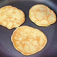 #换着花样吃早餐#简单好吃的香蕉松饼pancake的做法图解7