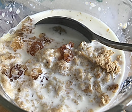水果 麦片 牛奶 桃胶（早餐）的做法