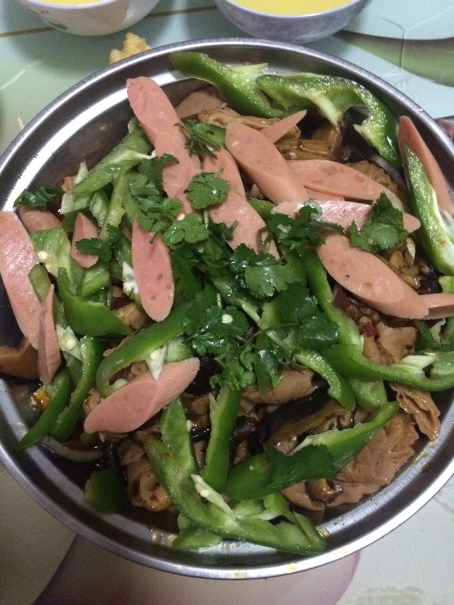 干锅肥肠的做法