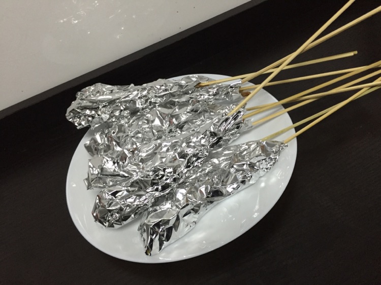 锡纸烤虾，串虾烤箱版（快手菜）的做法图解5