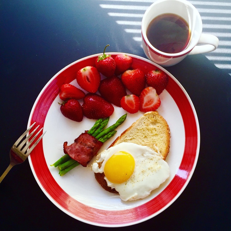 Brunch's buttered toast with fried eggs