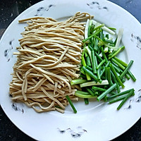 老干妈香辣豆丝的做法图解3