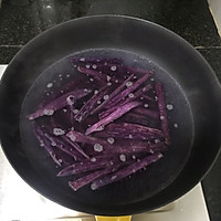 #夏日撩人滋味#烤紫薯条的做法图解2