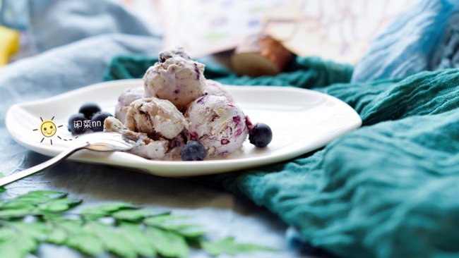 沁凉柔滑蓝莓冰激凌球#单挑夏天#的做法