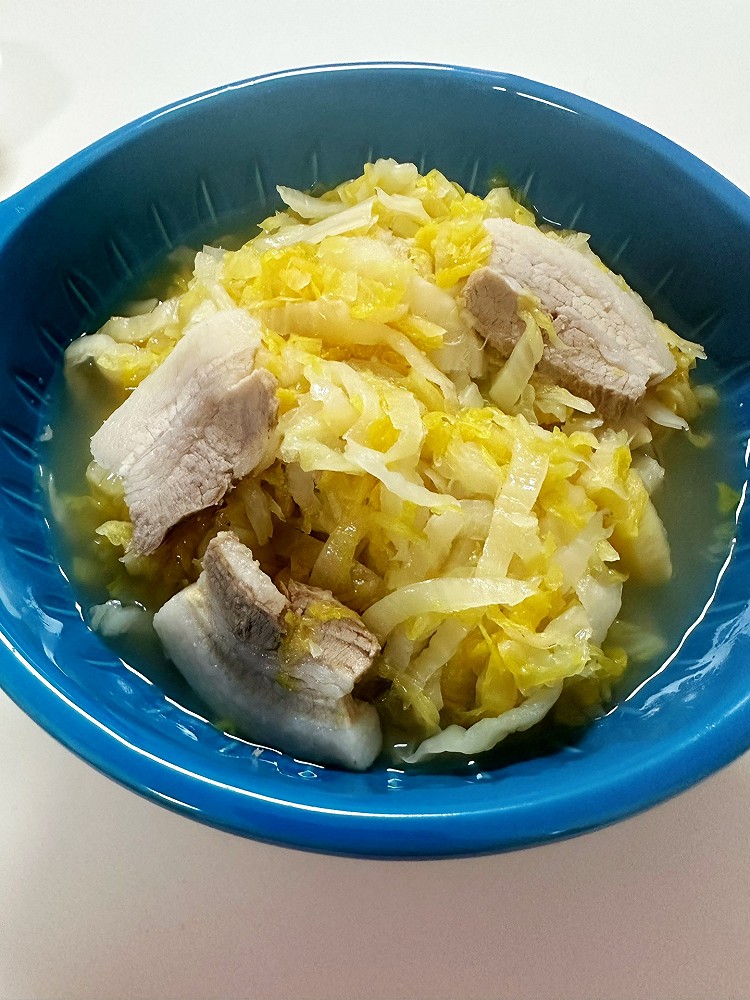 酸菜汆白肉的做法