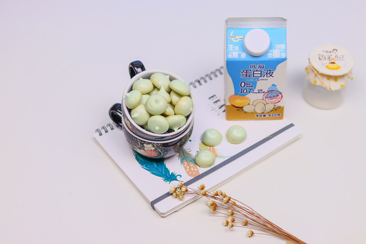 欧福蛋白液，轻松制作彩色蛋白糖的做法