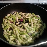 超详细地教您做出美味的家常蒸面的做法图解8
