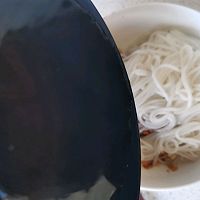 #夏日餐桌降温企划#捞汁螺蛳粉的做法图解4