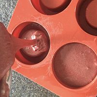 红丝绒杯子蛋糕的做法图解8