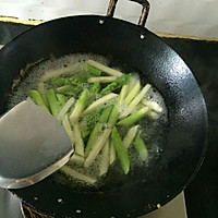 芦笋土豆炒培根的做法图解2