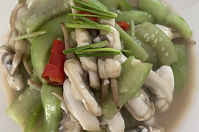 丝瓜炒蛏子、家常做法、简单快速、还很好吃