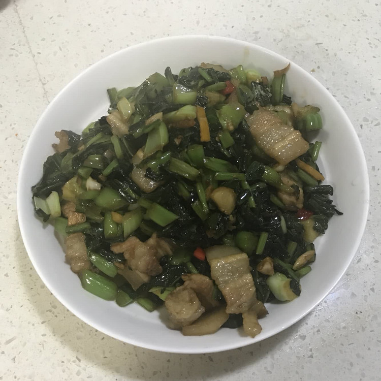 五花肉炒盐菜的做法