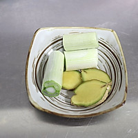牛尾竹荪汤的做法图解3
