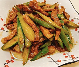 第一次做的芦笋炒肉的做法