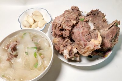 手抓羊肉，羊肉汤