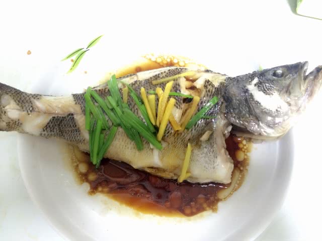 Steamed perch (turbot)