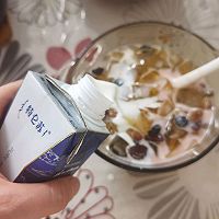 #在夏日饮饮作乐#奶香茶冻的做法图解7