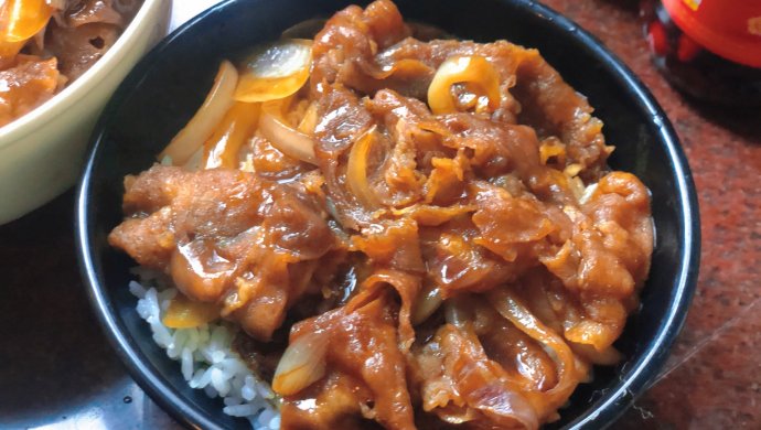 日式肥牛盖饭