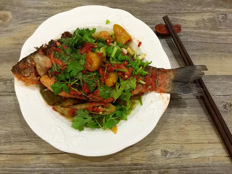 酒糟鲫鱼的做法
