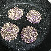 拍饼子，烙锅边---紫薯换个法子吃的做法图解15