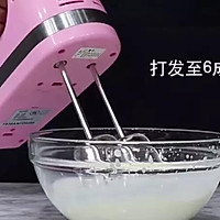 圣诞帽子慕斯的做法图解2