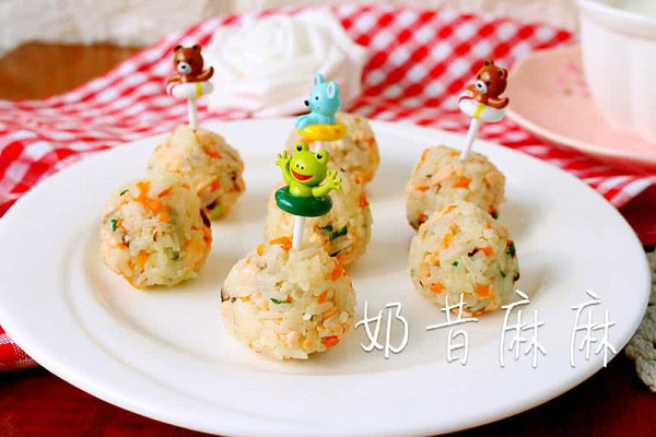 三文鱼蔬菜饭团